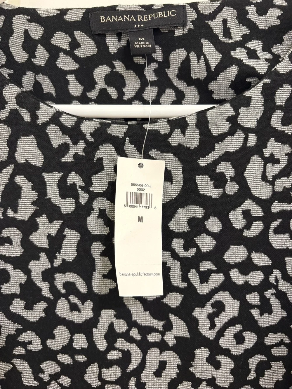 Banana Republic Black & Gray Leopard Print Puff Sleeve Top